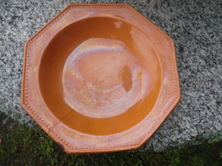 assiette octogonale en terre